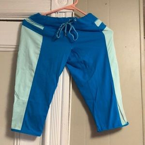 Lululemon blue crops in excellent condition!